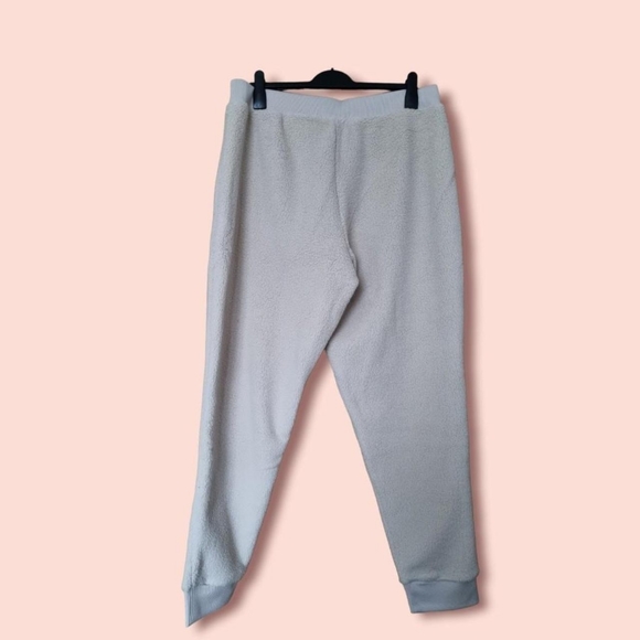 Tommy hilfiger cream sherpa/fleece joggers Size xl uk 14Elasticated waistBnwt - Picture 2 of 4